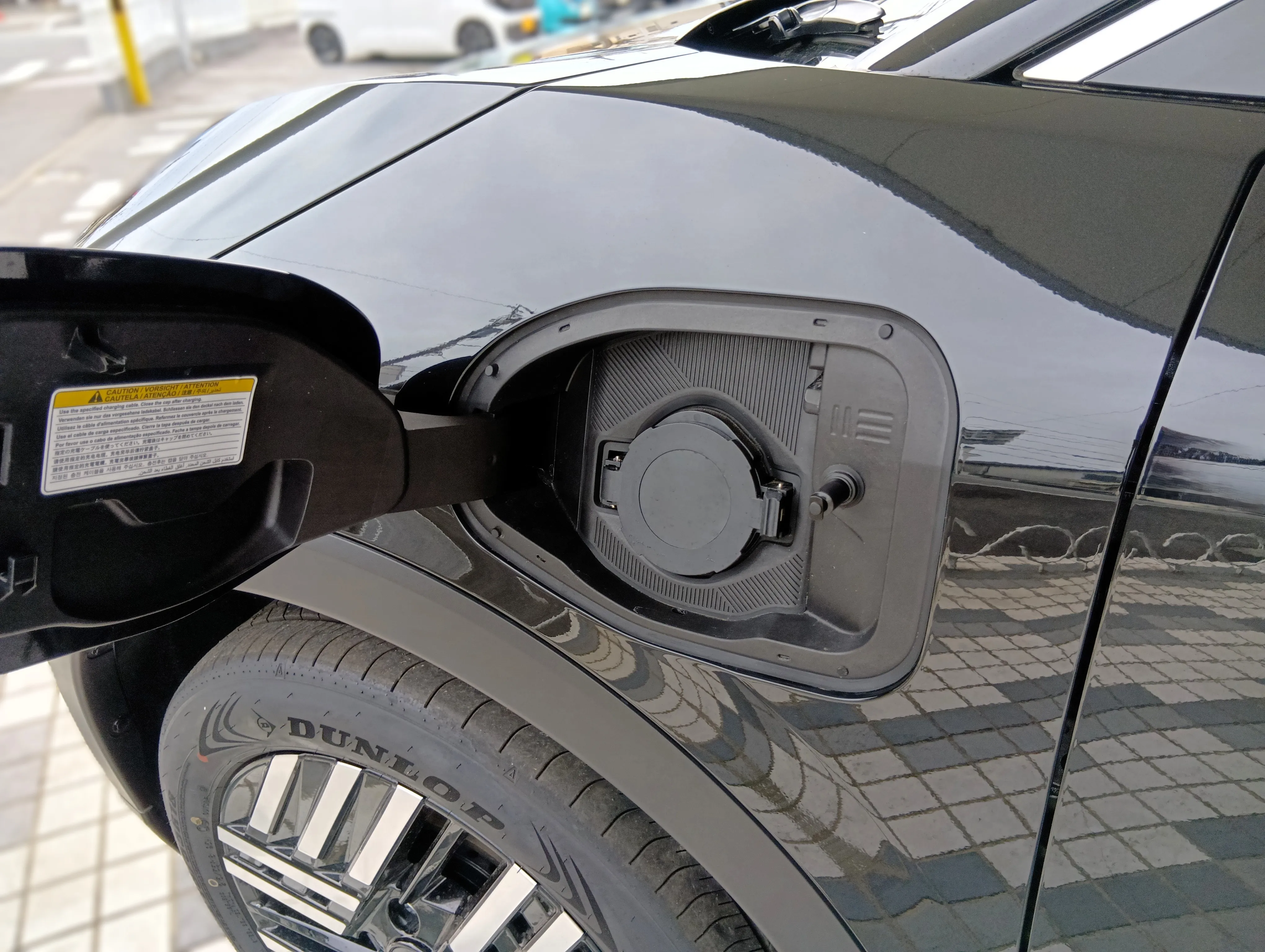 Leaf 車体左前方 急速充電口
