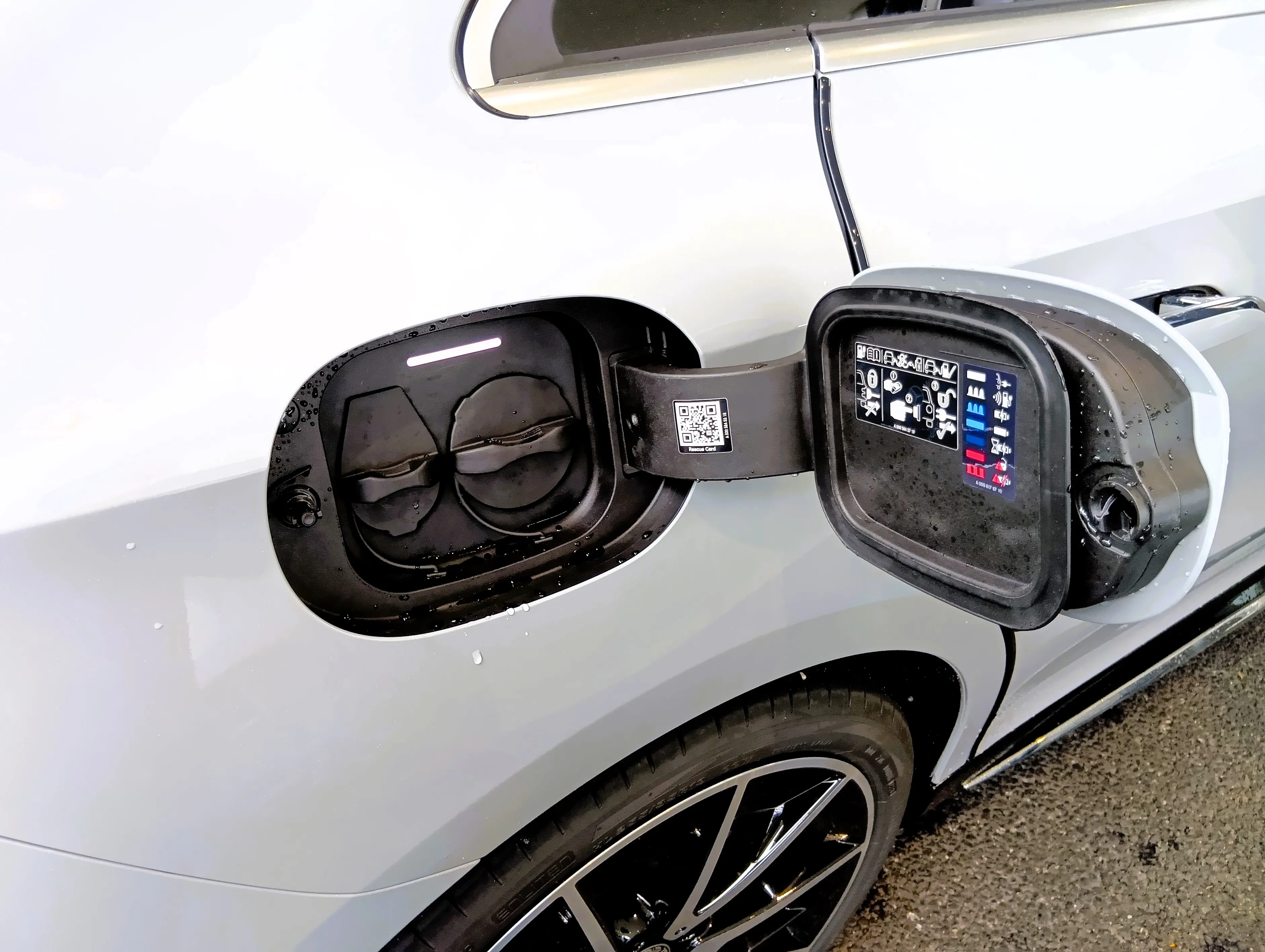 CLA 充電口