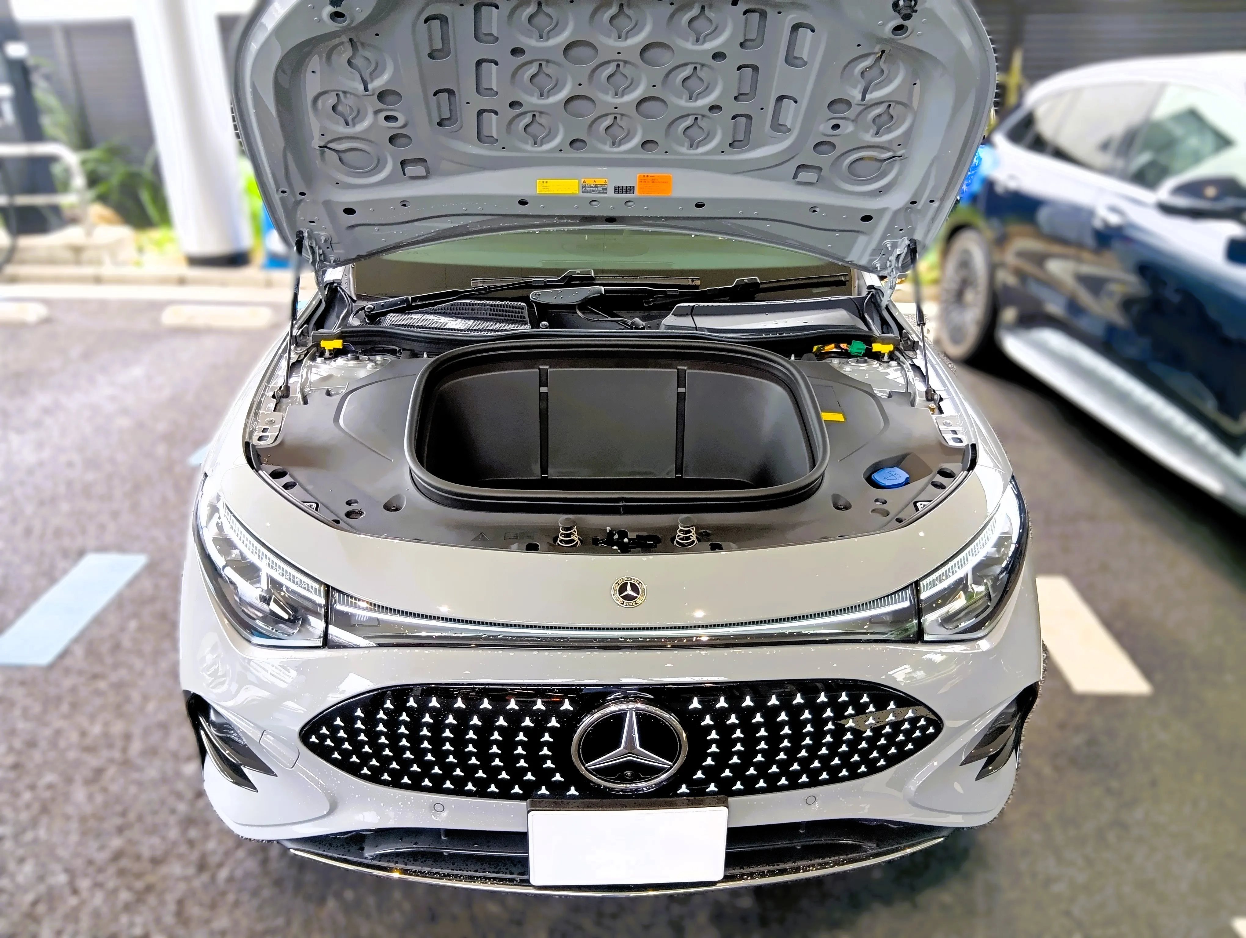 CLA フロントトランク②